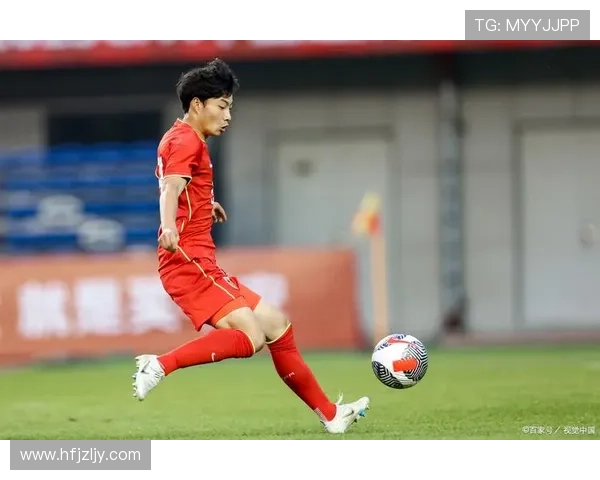 国足逆转取胜展现顽强斗志年轻球员闪耀赛场点燃全国激情