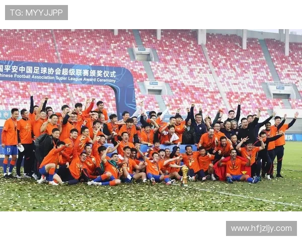 中国足球超级联赛新赛季全面开启 各队备战状态火热争冠激烈