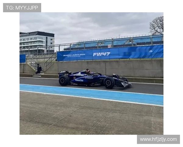 F1赛季最新动态：车队调整与赛道挑战激烈上演，冠军之争愈加白热化